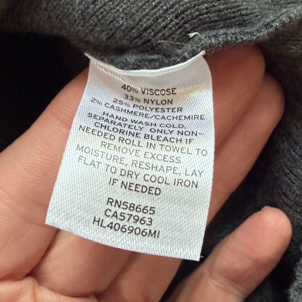 Chelsea28 Detailed Button Pullover, gray, S - Picture 10 of 11